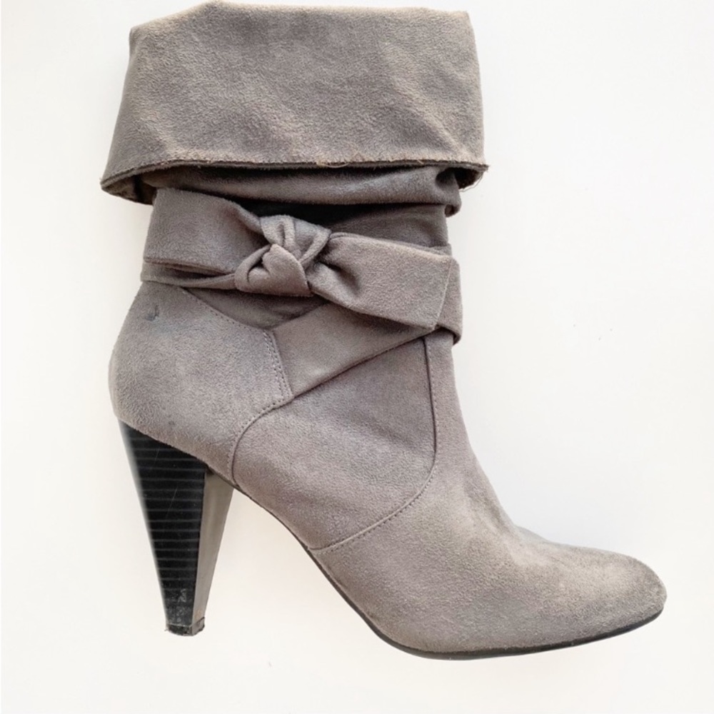 APT 9 Dede Gray Faux Suede Bow Tie Ankle Heeled Boots - Picture 7 of 11